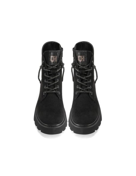 POLACCO DONNA CON LACCI